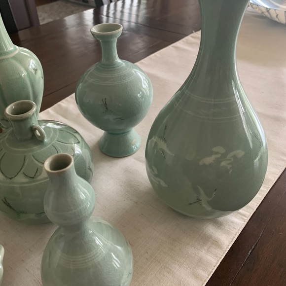 Elegant Green Celadon Vase Set - Picture 3 of 8